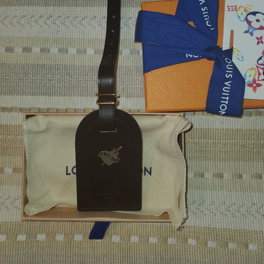 NWT LOUIS VUITTON ❤️/DAGGER EBENE LUGGAGE TAG